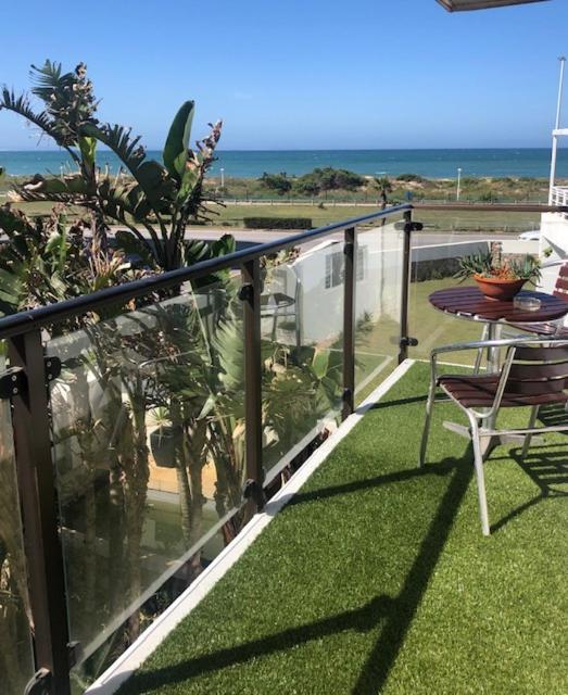 Palm Beach Guesthouse Port Elizabeth Exterior foto